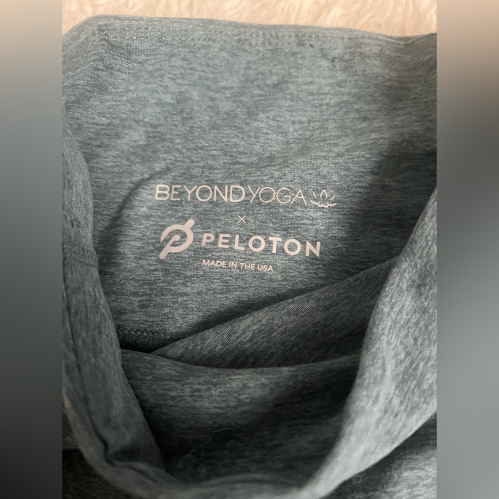 Beyond Yoga X Peloton Leggings. XS
